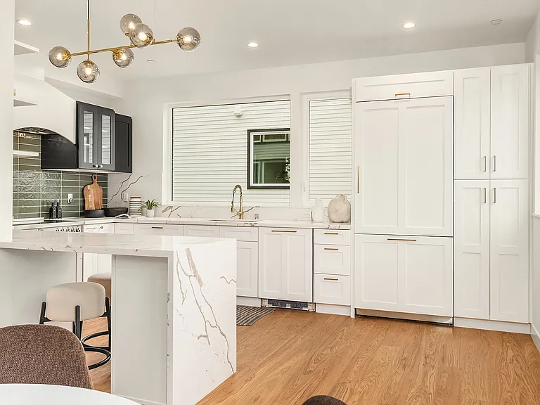540 W Barrett St — Photo 3