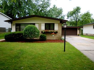 444 N Park Dr, Glenwood, IL
