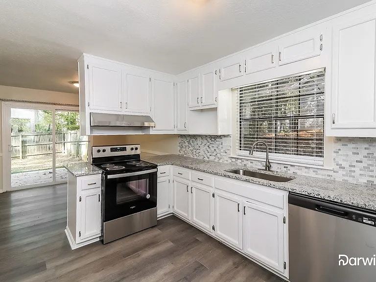 2376 Red Barn Rd SW — Photo 3