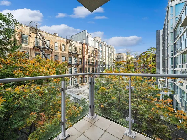 425 East 13th Street image 3 of 6