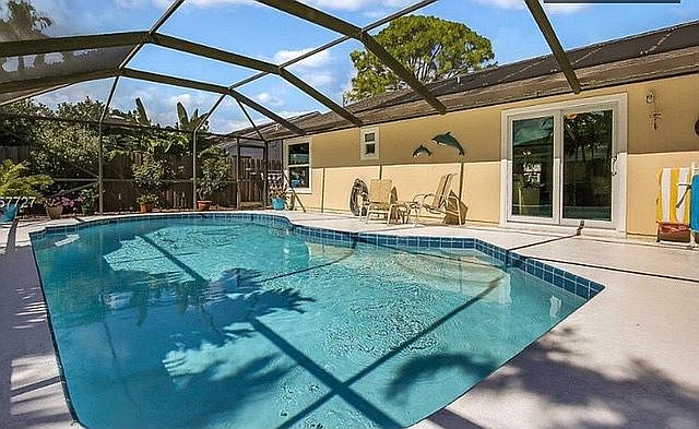 Large Venetian style pool