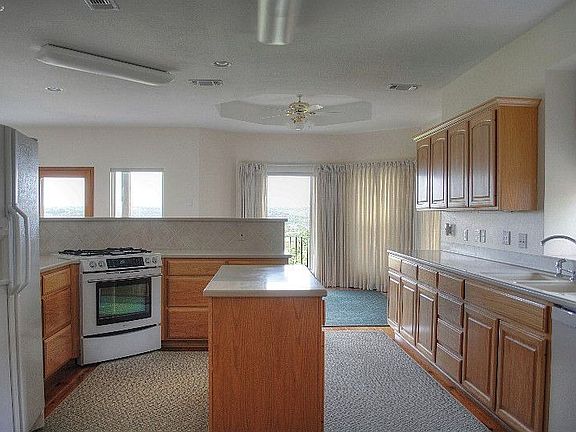 3rd image of 2157 Summit Crest Dr