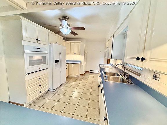 3rd image of 127 Fairview Dr