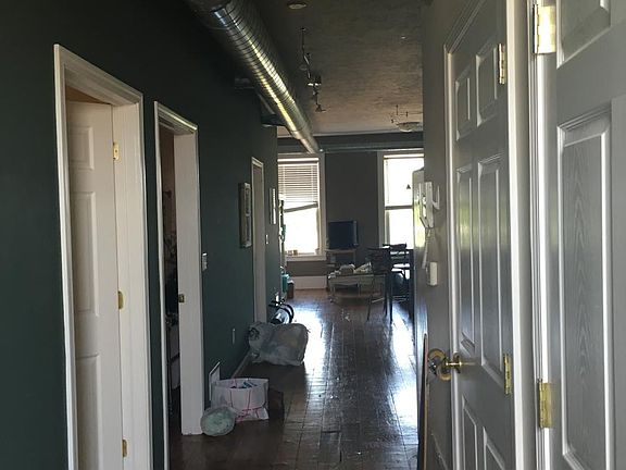 5th image of 638 Fulton St W Ste 3