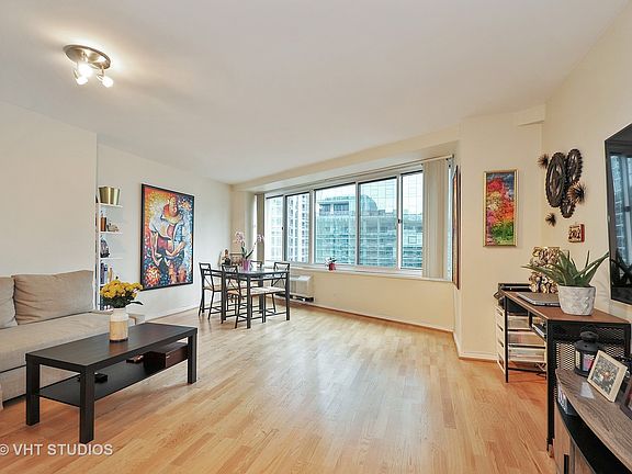 3rd image of 211 E Ohio St APT 2615