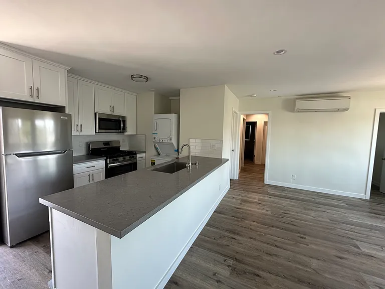 1754 Pine Ave #6 — Photo 4