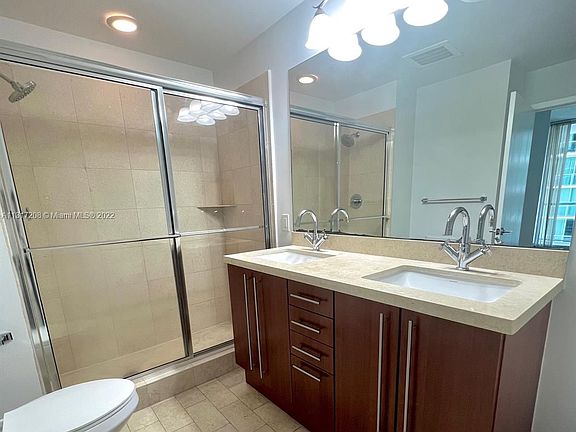 5th image of 1111 SW 1st Ave APT 2416