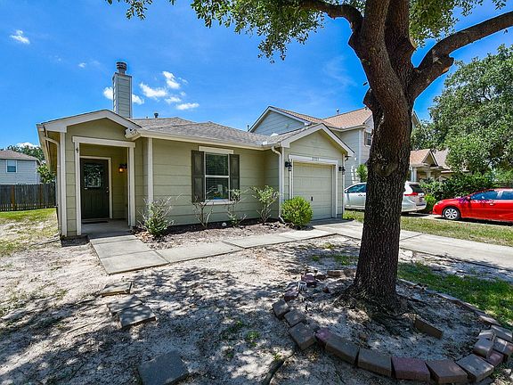 3rd image of 29323 Hickory Terrace Dr