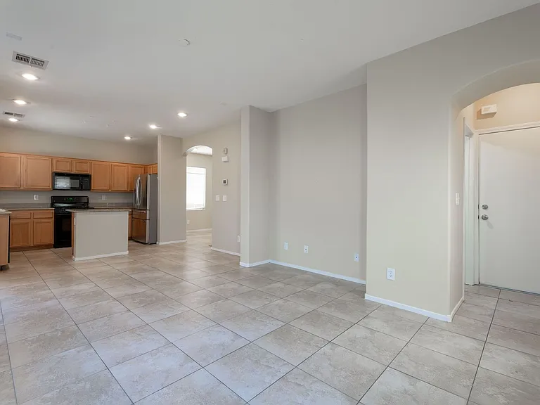 944 Saffex Rose Ave — Photo 12