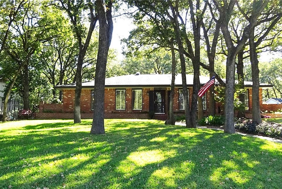 1st image of 3703 Lynnwood Dr