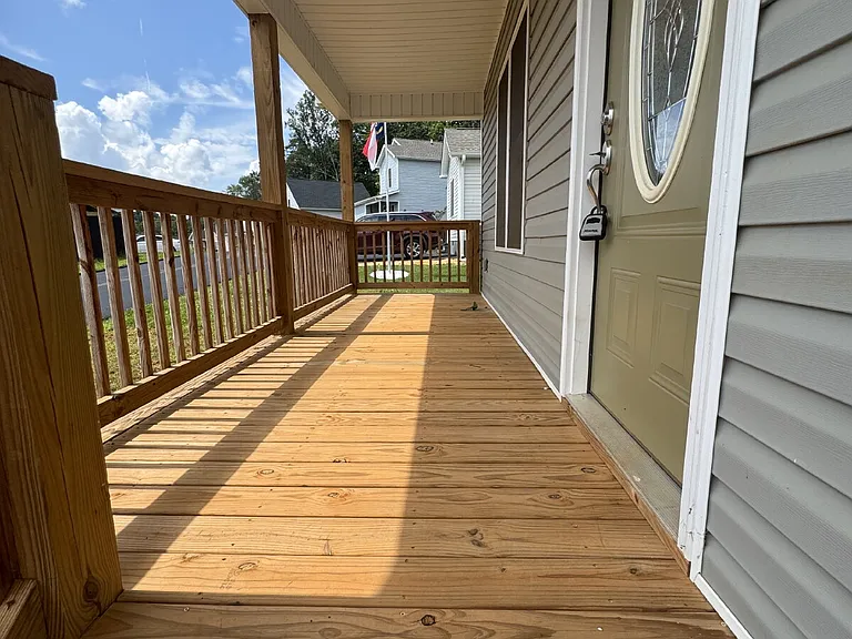 321 Quinn Hill Ln — Photo 2