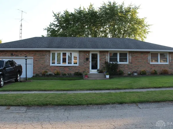 4205 Camelot Dr, Springfield, OH 45503