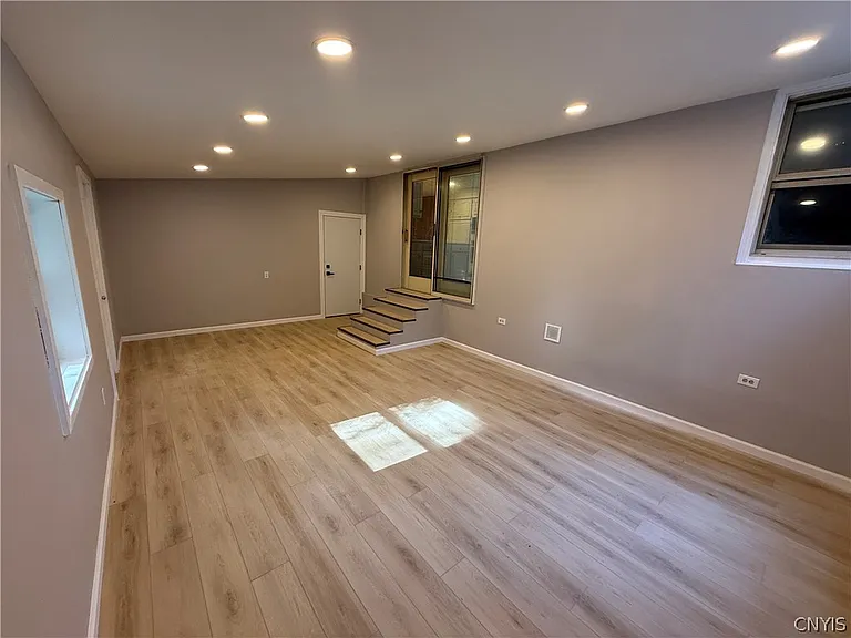 106 Keith Dr — Photo 13