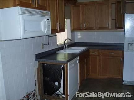 2nd image of 1515 Hewitt Dr