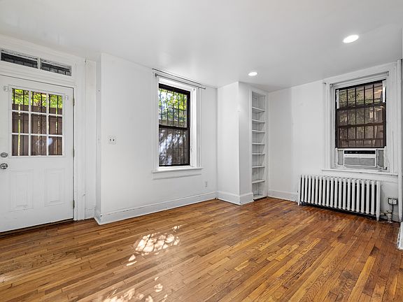 4th image of 134 Park Pl #1