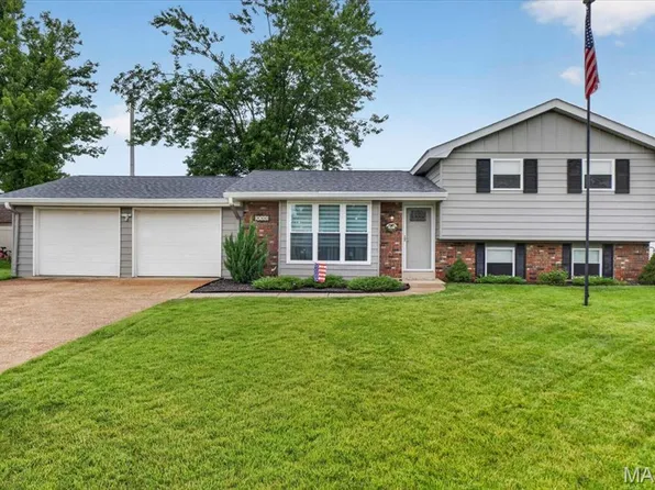 2785 Rosewood Dr, Arnold, MO 63010