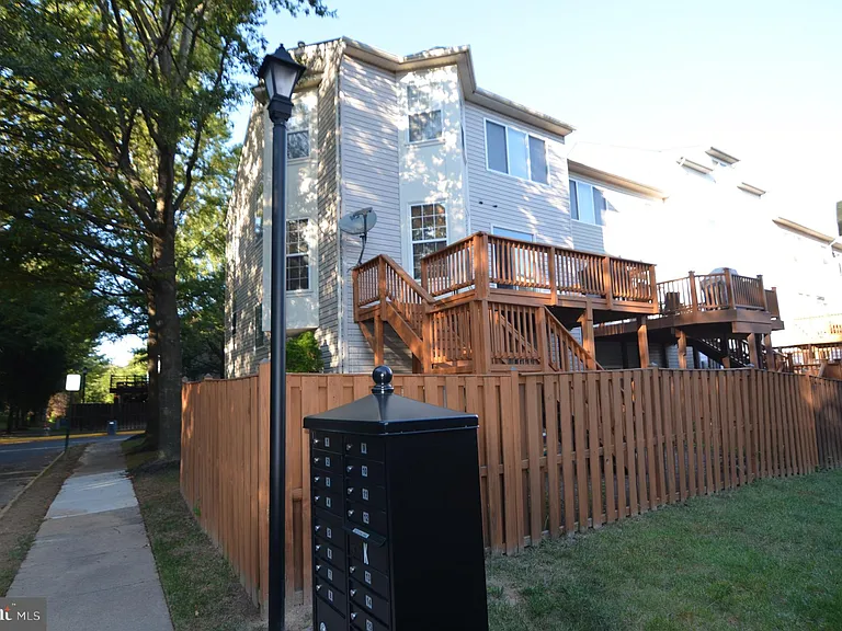 2946 Saxon Flowers Dr — Photo 44