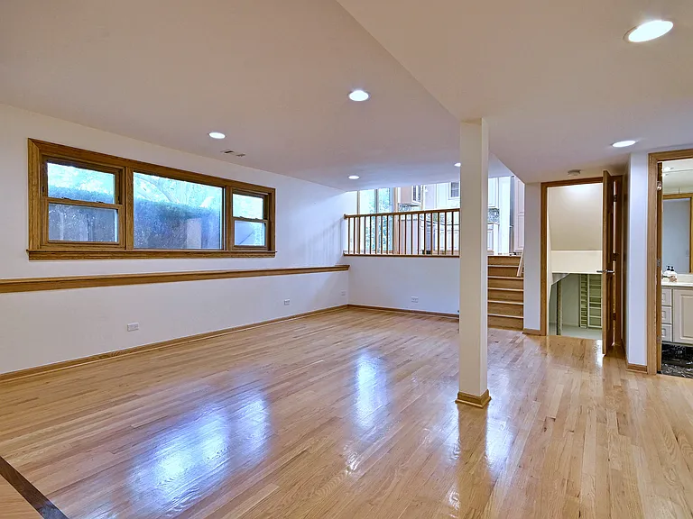 2360 N Drury Ln — Photo 22