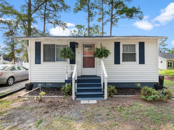713 W 11th Street, Southport, NC 28461
