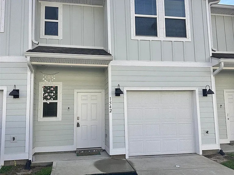 1542 Iroquois Ct — Photo 4