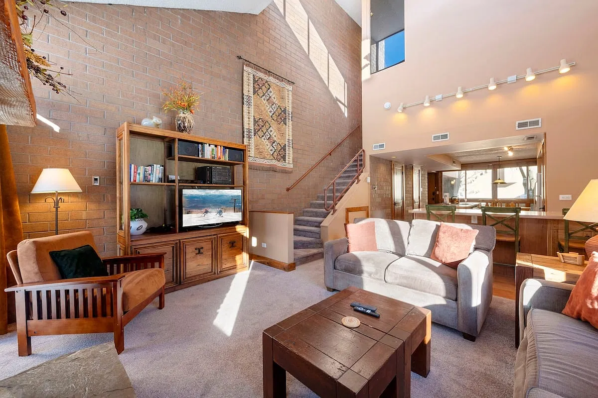 2 bed, 2.5 bath, 1400 sqft, $3,400 — Photo 1