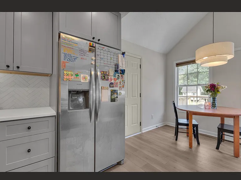 61 Brenda Ct — Photo 10