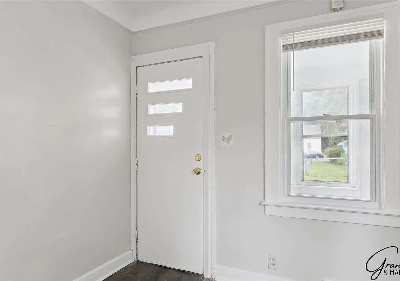 3 Bed Bungelow $1200.00/mo — Photo 3