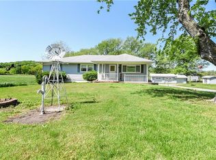 16455 Fort Riley Rd, Leavenworth, KS 66048