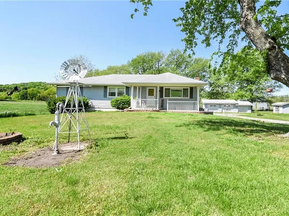 16455 Fort Riley Rd, Leavenworth, KS 66048