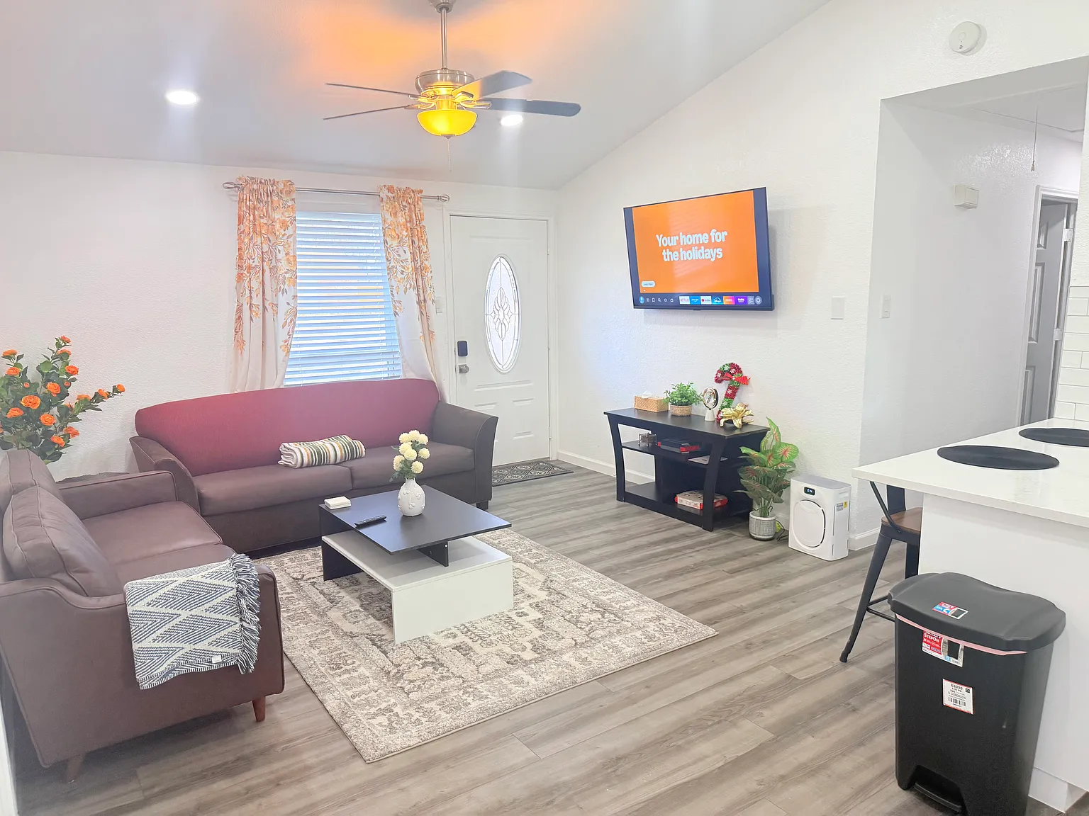 3 bed, 1100 sqft, $4,500 — Photo 4