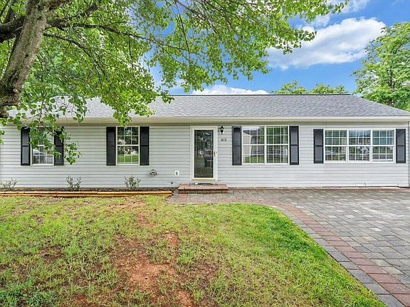 2nd image of 813 Orlando Ct