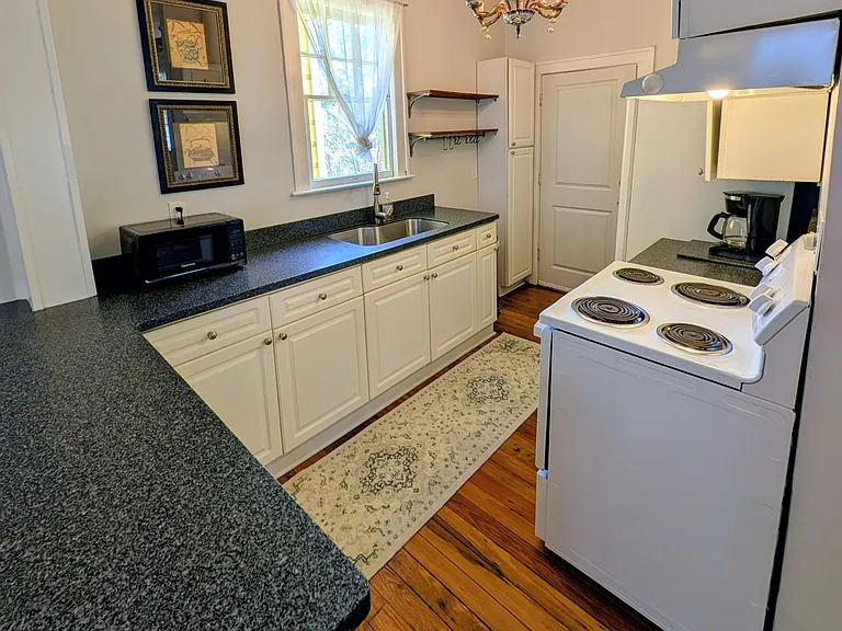75 Maple St — Photo 13