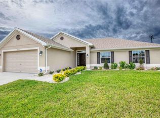 1037 Chadbourne Ave, Lehigh Acres, FL 33971