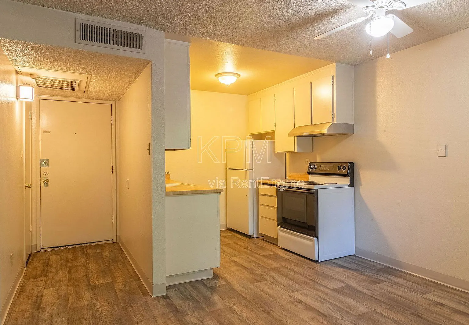 2 bed, 1.0 bath, 695 sqft, $1,395 — Photo 4