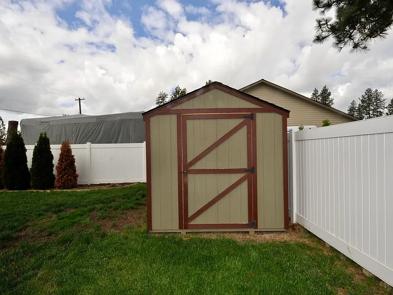 1399 N Brady St — Photo 33