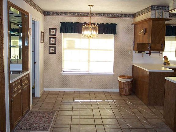 5th image of 14711 Charlmont Dr