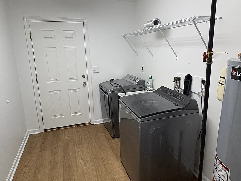 889 Fremont Ave — Photo 7