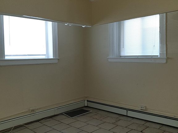 3rd image of 703 Howard Ave