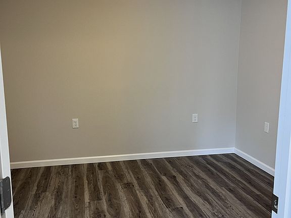 3rd image of 402 Hancock St #4