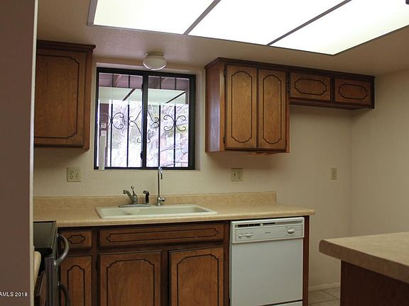 5th image of 3330 Oak Hill St