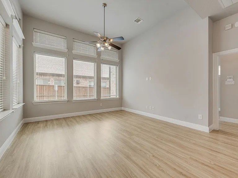 1127 Piedmont Ln — Photo 15