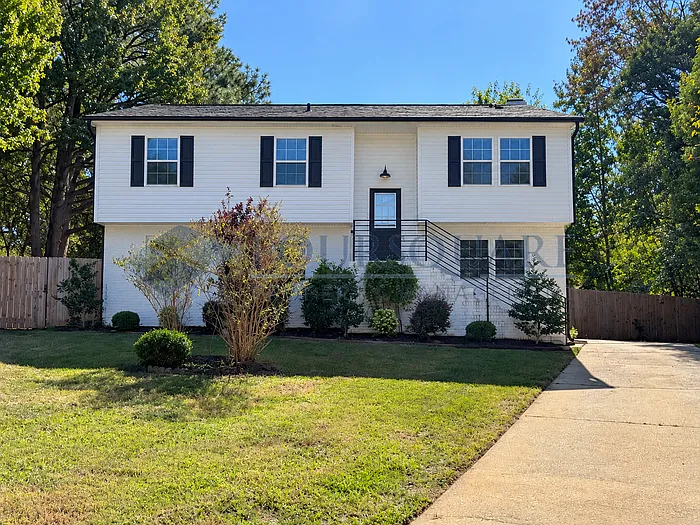 108 Hassell Ct