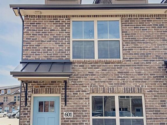2nd image of 1000-601 Henry Place Blvd