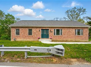 958 Cliff Mine Rd, Coraopolis, PA 15108