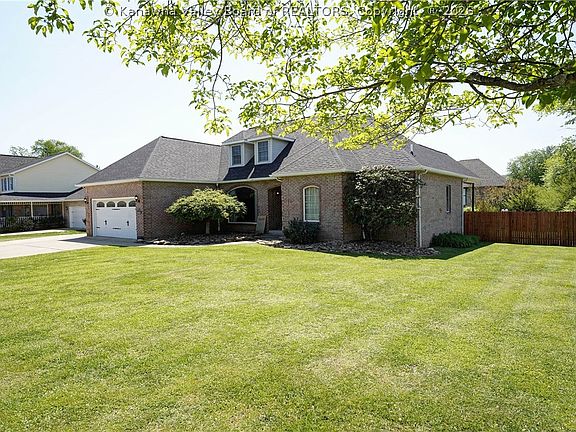 3rd image of 3601 Brookshire Dr