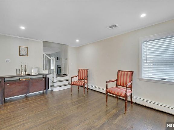 2nd image of 119 Sussex Rd