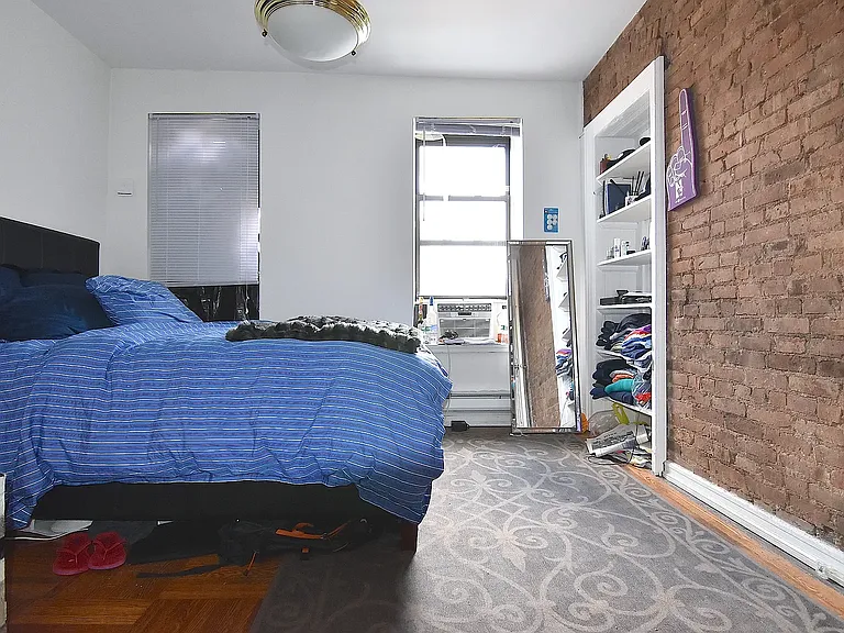 104 E 4th St #D7 — Photo 5