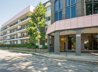 4949 Golf Rd APT 102, Skokie, IL 60077