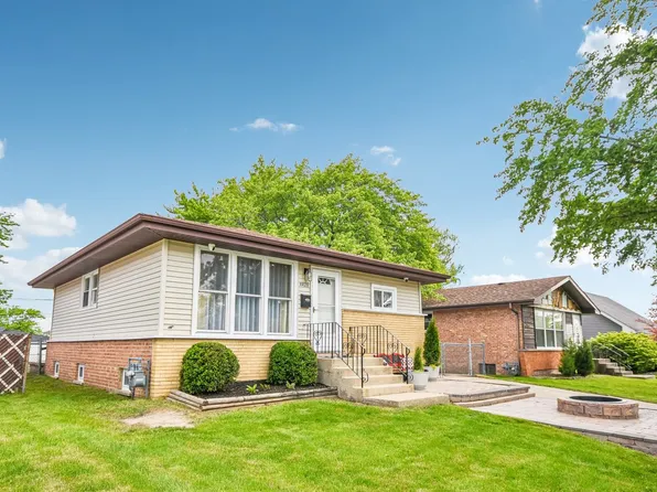 4428 Lisa Ln, Oak Forest, IL 60452