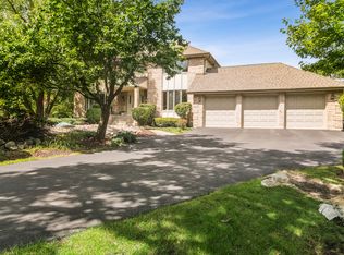 2223 Shetland Rd, Inverness, IL 60010